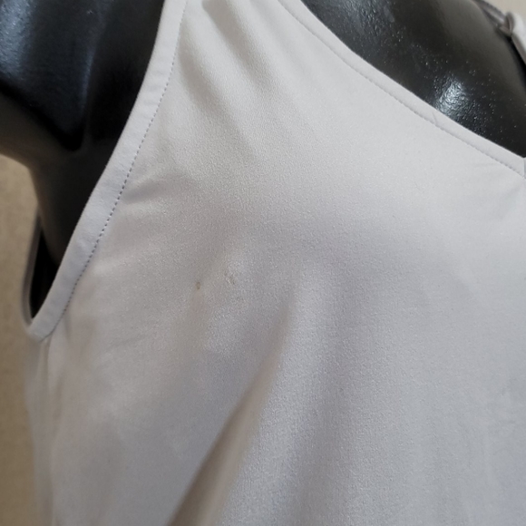 INK+IVY Tank with built-in bra - Picture 5 of 7